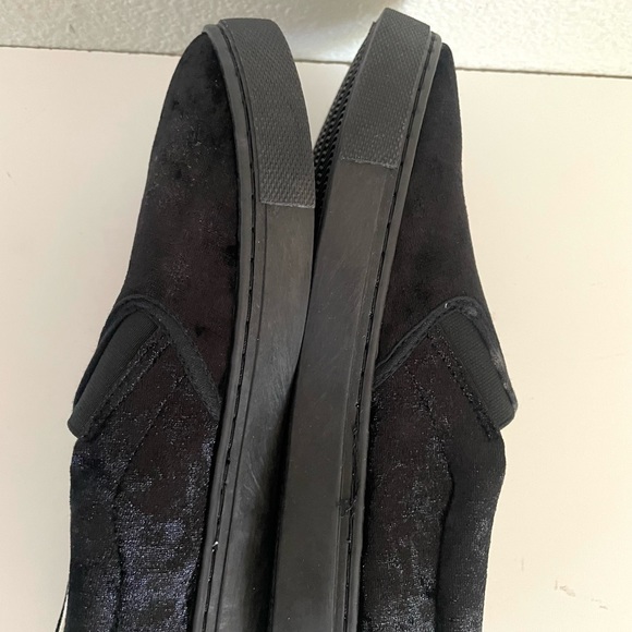CHARLES ALBERT woman’s black slip on faux suede sneakers size- various - Picture 9 of 10